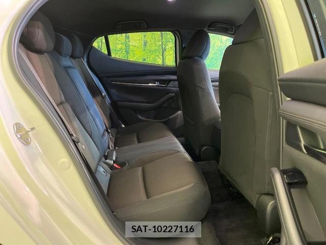 Mazda MAZDA3 2019-07 8551866-8