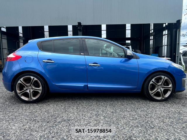 Renault MEGANE 2014-10 8549176-3