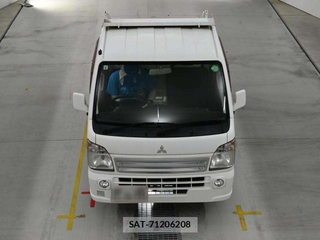 Mitsubishi MINICAB TRUCK 2016-09 8551204-11