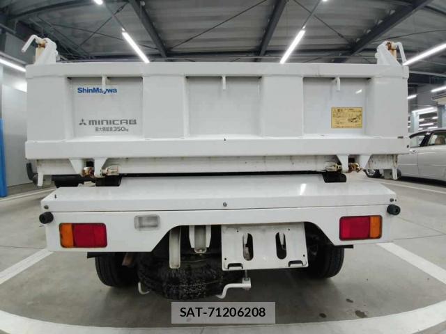 Mitsubishi MINICAB TRUCK 2016-09 8551204-9