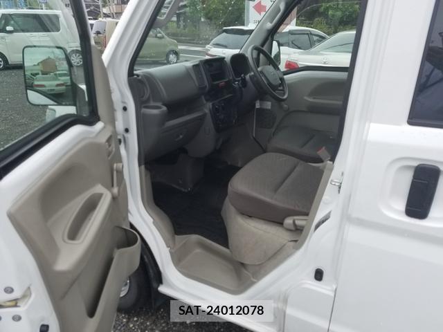 Mitsubishi MINICAB VAN 2018-03 8550498-9