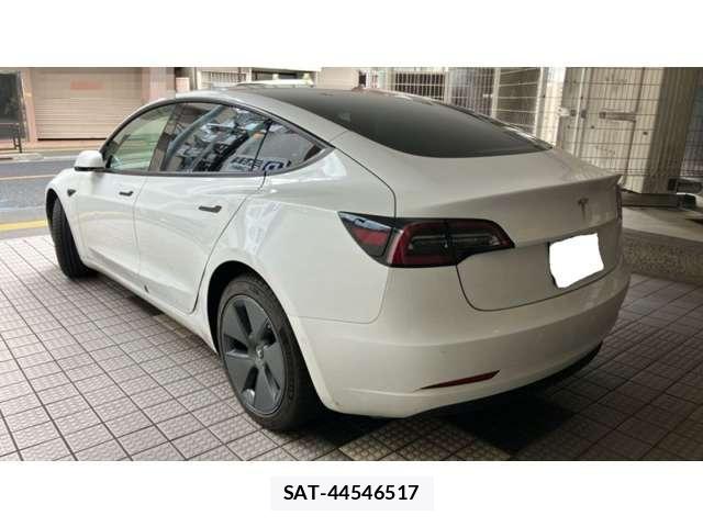 Tesla MODEL 3 2021-07 8549218-1