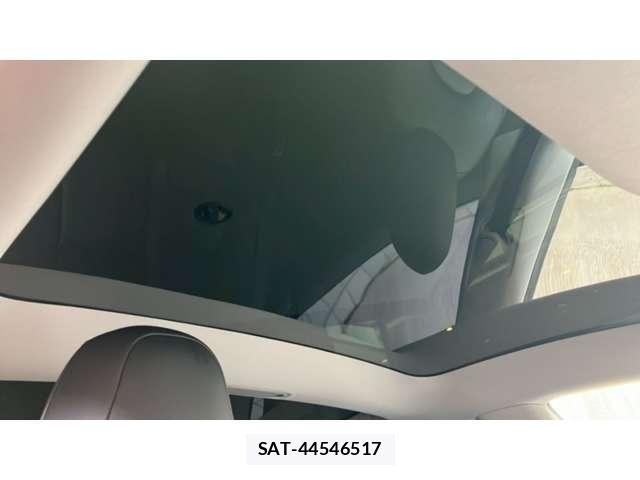 Tesla MODEL 3 2021-07 8549218-11