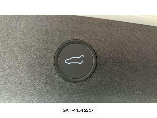 Tesla MODEL 3 2021-07 8549218-13