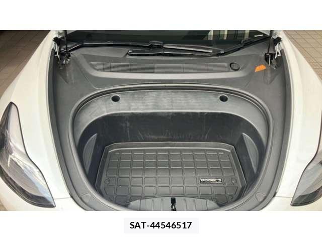 Tesla MODEL 3 2021-07 8549218-14