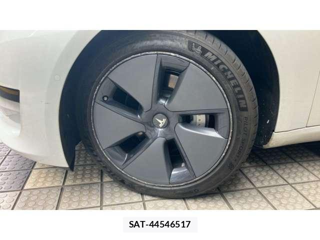 Tesla MODEL 3 2021-07 8549218-15
