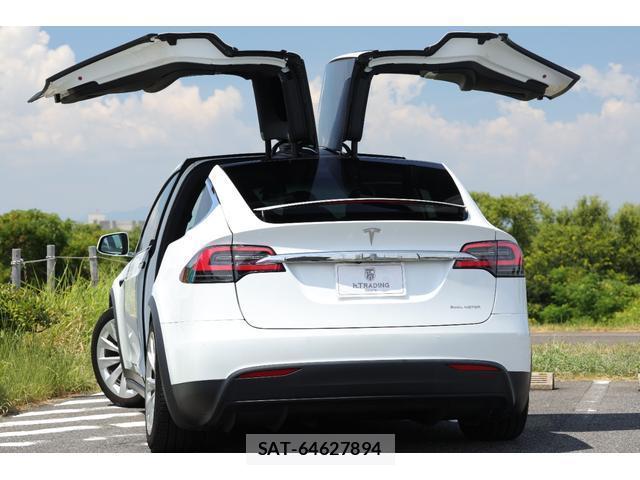 Tesla MODEL X 2020-12 8551890-1