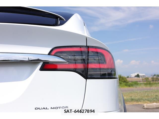 Tesla MODEL X 2020-12 8551890-7