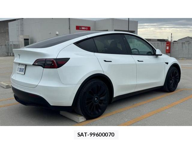 Tesla MODEL Y 2023 8548872-10