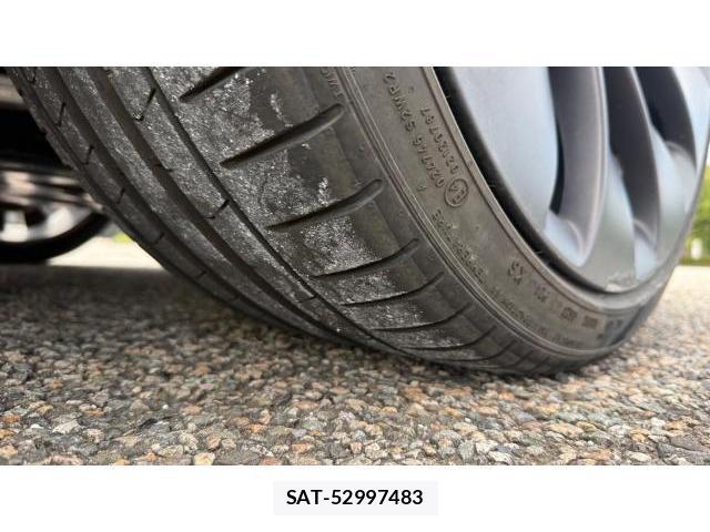 Tesla MODEL Y 2023 8548918-12