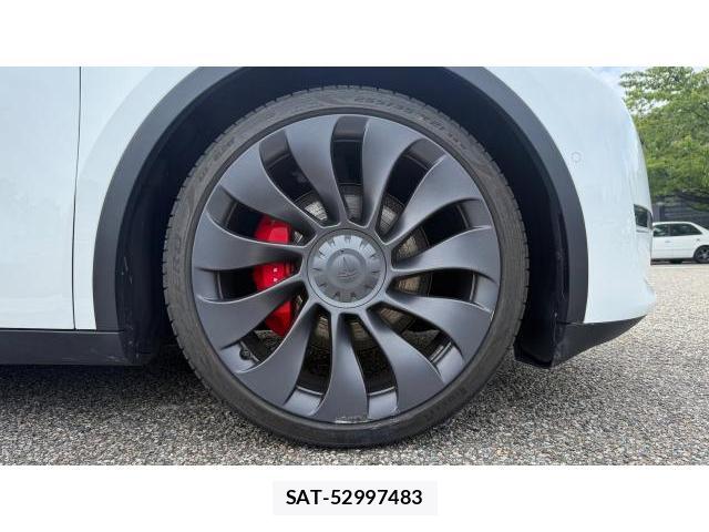 Tesla MODEL Y 2023 8548918-13