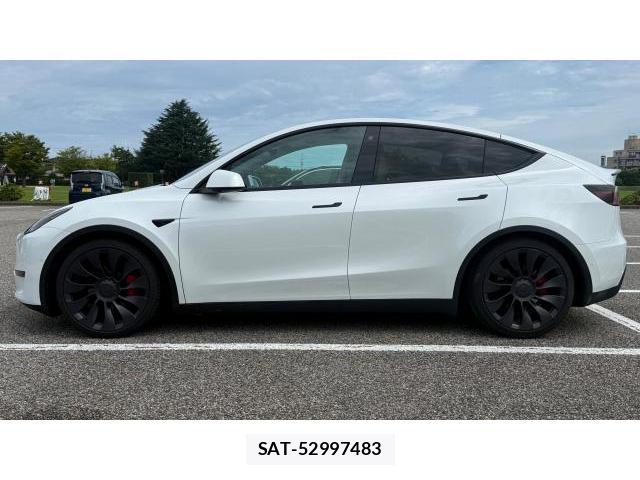 Tesla MODEL Y 2023 8548918-14