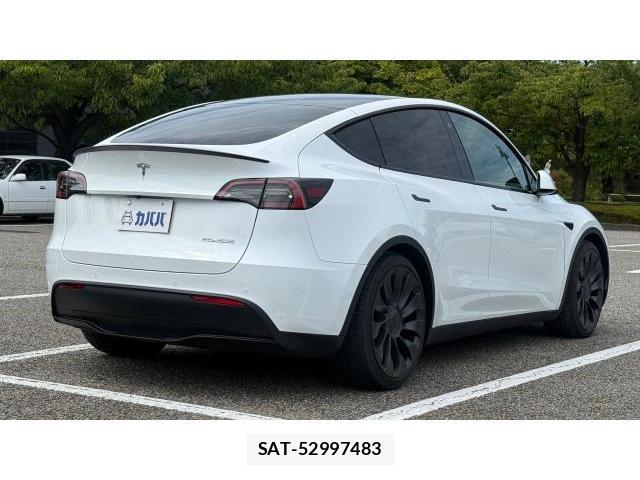 Tesla MODEL Y 2023 8548918-4