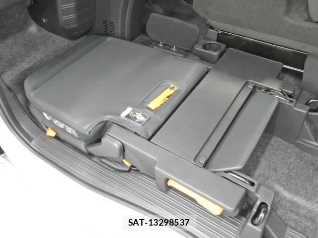 Honda N-VAN 2026-04 8545561-11