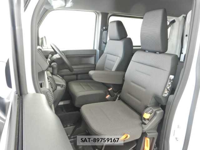 Honda N-VAN 2026-04 8545562-14