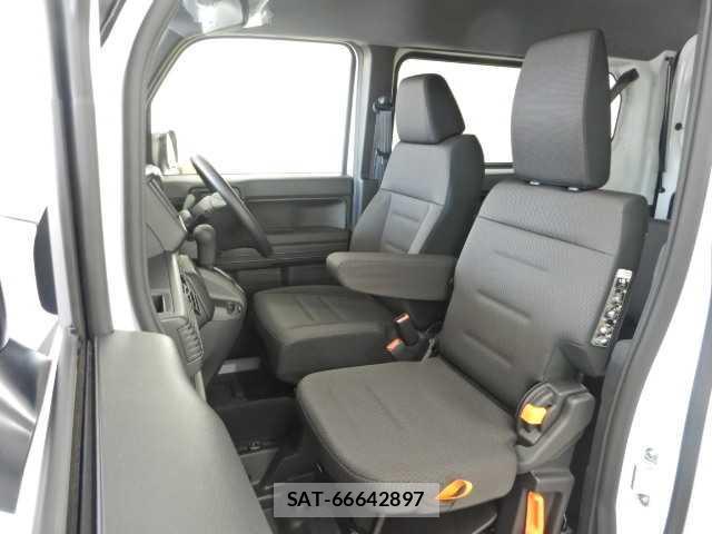 Honda N-VAN 2026-04 8545563-15