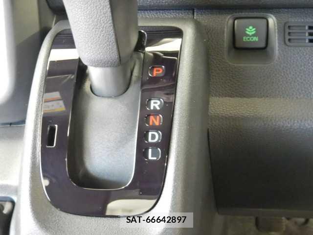Honda N-VAN 2026-04 8545563-9
