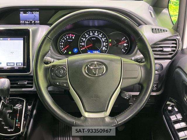 Toyota NOAH 2017-11 8545433-11