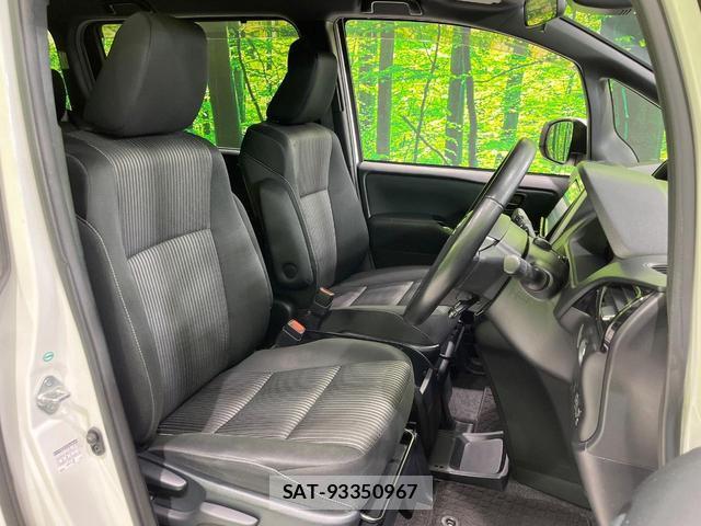 Toyota NOAH 2017-11 8545433-7