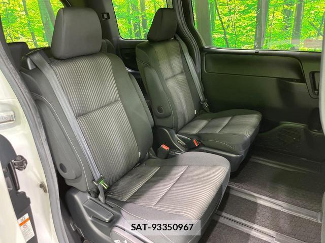 Toyota NOAH 2017-11 8545433-8