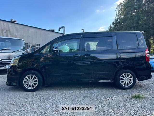 Toyota NOAH 2013-10 8545491-3
