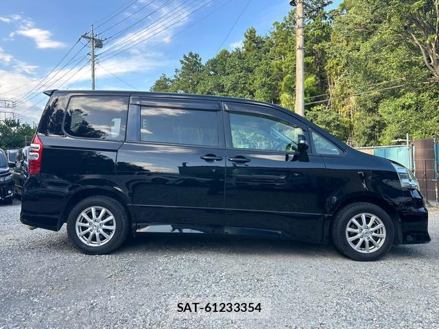 Toyota NOAH 2013-10 8545491-7