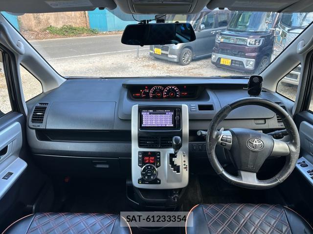 Toyota NOAH 2013-10 8545491-9