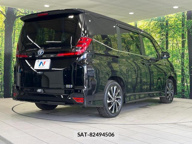 Toyota NOAH 2022-10 8545676-17