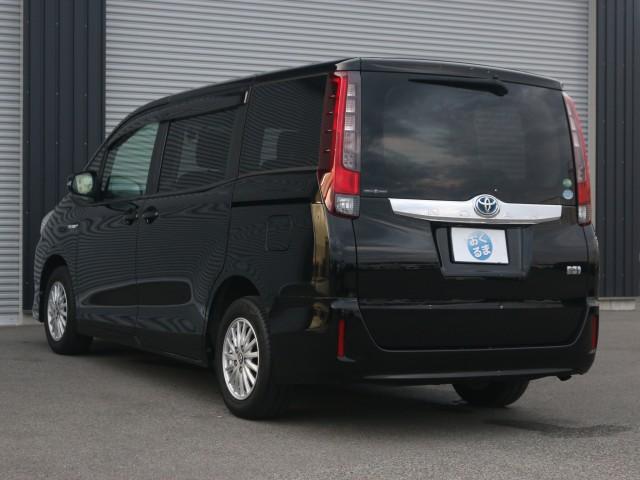 Toyota NOAH 2015-02 8545898-14