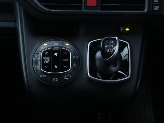 Toyota NOAH 2015-02 8545898-15