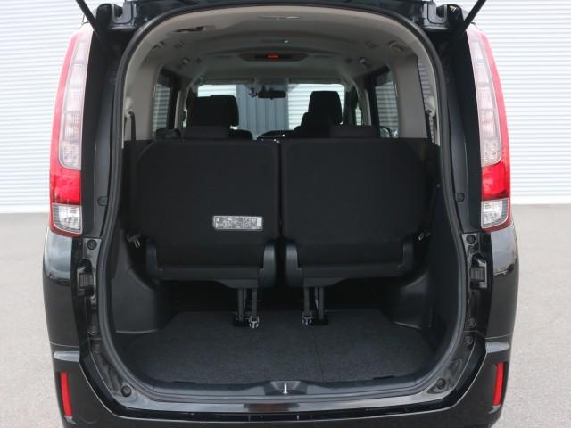 Toyota NOAH 2015-02 8545898-18