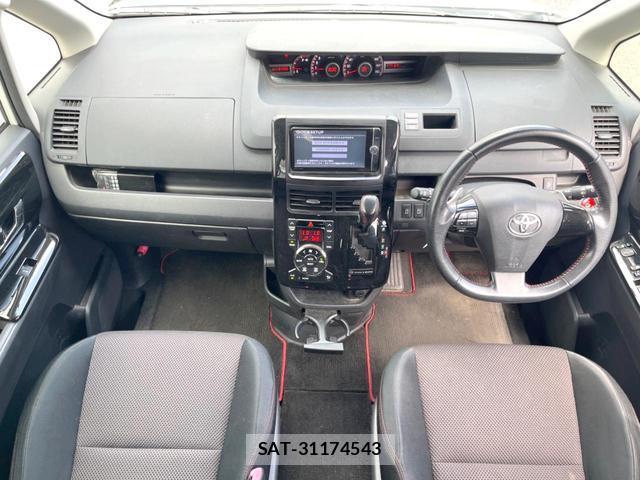 Toyota NOAH 2013-04 8546398-1