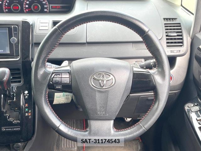 Toyota NOAH 2013-04 8546398-10