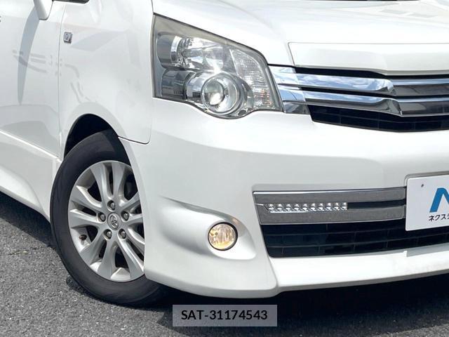 Toyota NOAH 2013-04 8546398-12