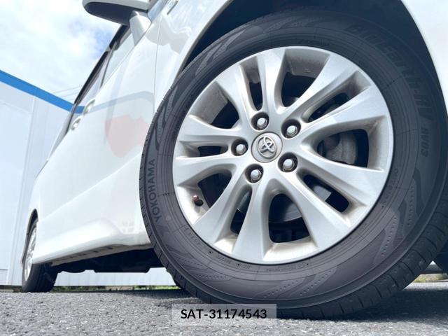 Toyota NOAH 2013-04 8546398-13
