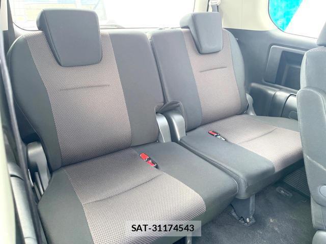 Toyota NOAH 2013-04 8546398-9