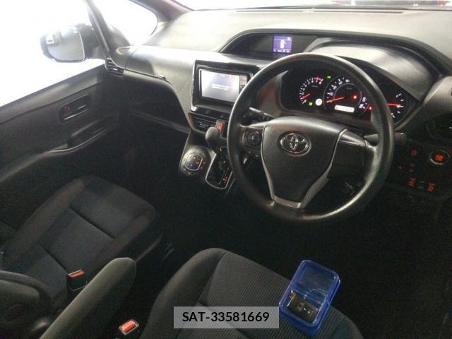 Toyota NOAH 2021-08 8546437-2