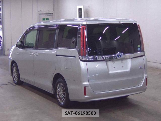Toyota NOAH 2017-07 8546442-1