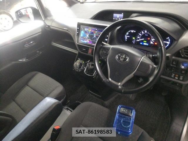 Toyota NOAH 2017-07 8546442-2