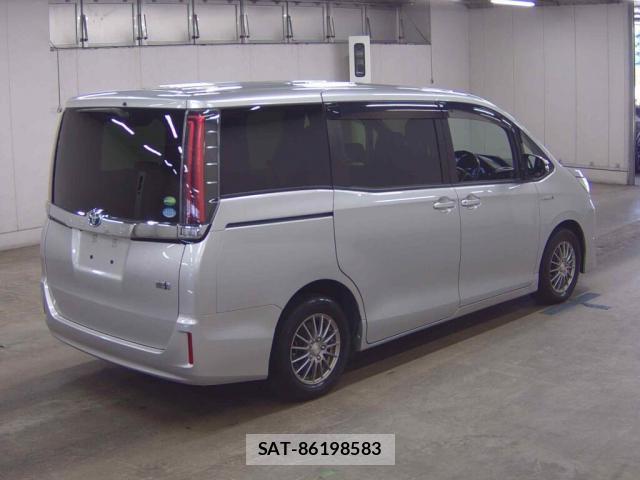 Toyota NOAH 2017-07 8546442-4