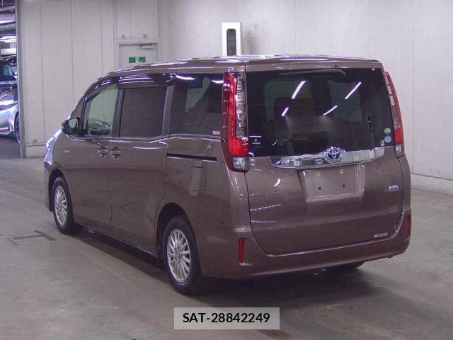 Toyota NOAH 2014-06 8546452-1