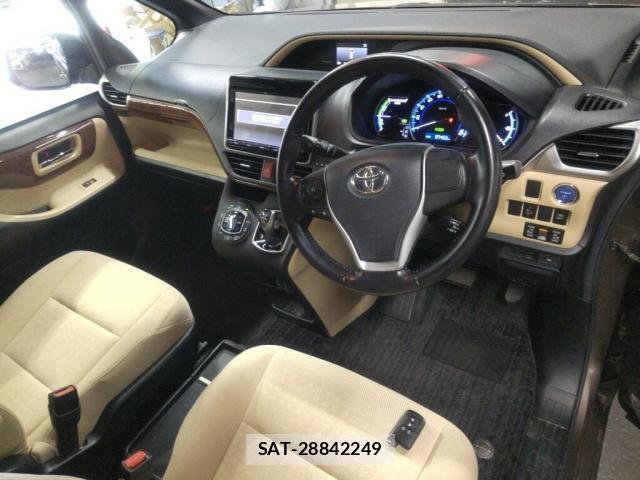 Toyota NOAH 2014-06 8546452-2