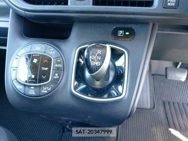 Toyota NOAH 2021-08 8546524-11