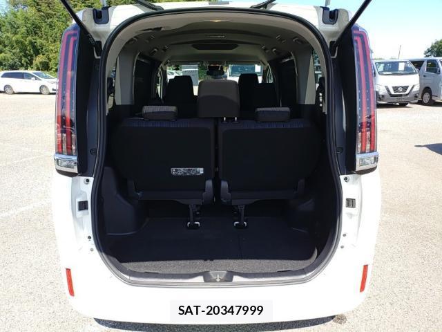 Toyota NOAH 2021-08 8546524-7