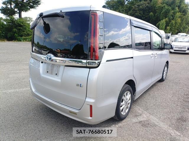 Toyota NOAH 2021-08 8546532-4