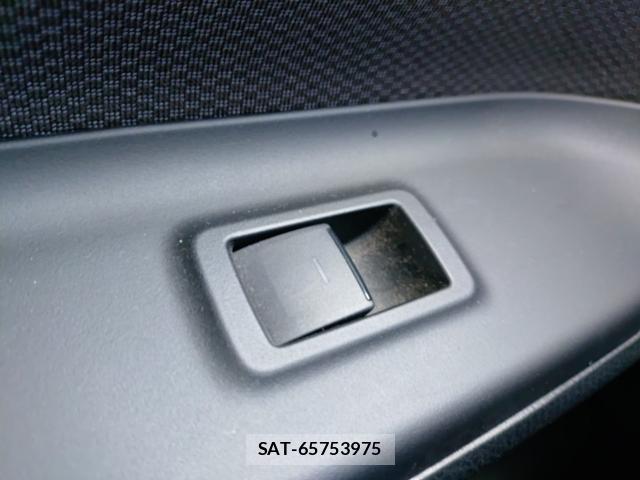Toyota NOAH 2021-07 8546559-12
