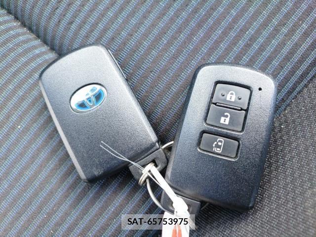 Toyota NOAH 2021-07 8546559-14