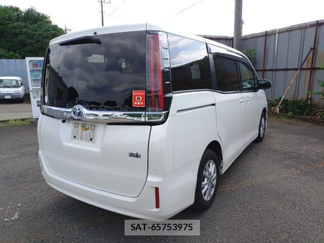 Toyota NOAH 2021-07 8546559-4