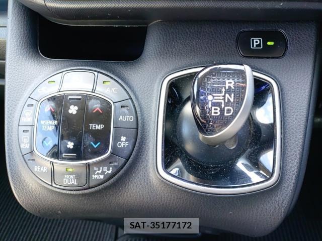 Toyota NOAH 2021-07 8546561-11