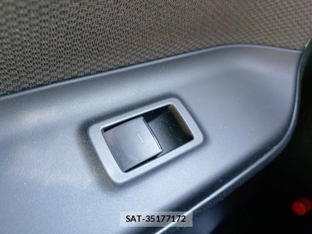 Toyota NOAH 2021-07 8546561-12
